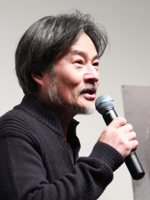 『Seventh Code』の初日舞台挨拶に出席した黒沢清監督