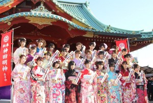 渡辺麻友・島崎遥香ら成人式を迎えたAKB48グループ26人が晴れ着姿でご祈祷