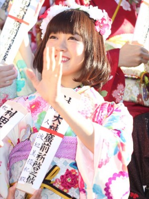 成人式を迎えたAKB48グループ26人が晴れ着姿でご祈祷　渡辺美優紀（NMB48）