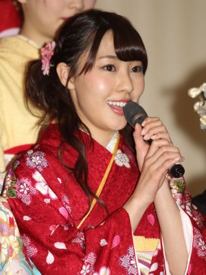 AKB48グループ成人式記念撮影会の模様　藤江れいな