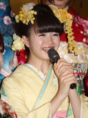 AKB48グループ成人式記念撮影会の模様　市川美織