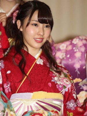 AKB48グループ成人式記念撮影会の模様　藤江れいな