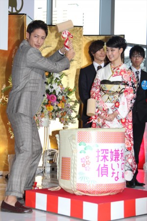 玉木宏、剛力彩芽、『私の嫌いな探偵』制作発表記者会見にて