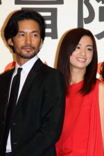 尾野真千子、竹野内豊との絡みシーンに大照れ「ポッポして芝居できない」