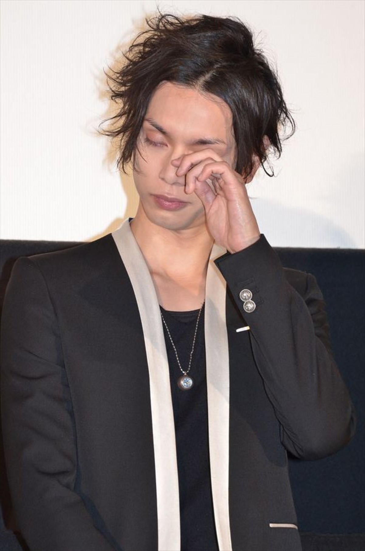 水嶋ヒロ、スクリーン復帰作『黒執事』の共演者と大号泣！優香だけは「泣きません」