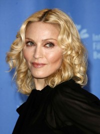 息子ロッコの写真で再びバッシングされたマドンナ