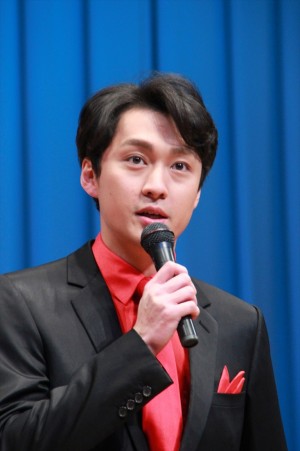 『偉大なる、しゅららぼん』完成披露舞台挨拶に登場した渡辺大