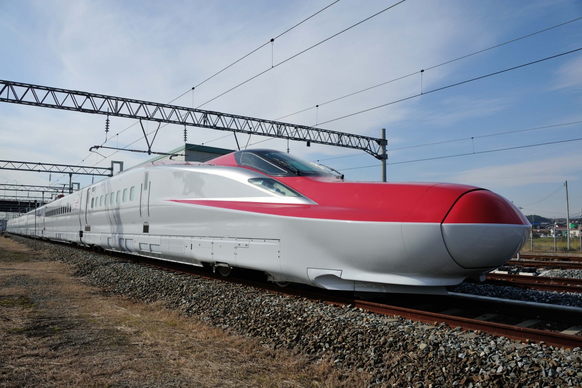 くまもん電車、スーパーこまちが映画『れっしゃだいこうしん』最新作に登場＆特報解禁