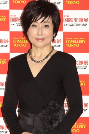 「第25回 日本 ジュエリー ベスト ドレッサー賞」60代部門で受賞した竹下景子