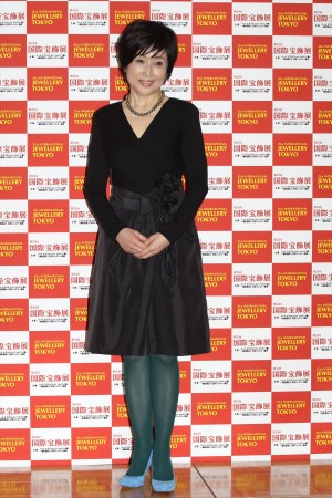 「第25回 日本 ジュエリー ベスト ドレッサー賞」60代部門で受賞した竹下景子