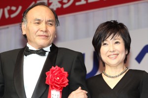 「第25回 日本 ジュエリー ベスト ドレッサー賞」60代部門で受賞した竹下景子