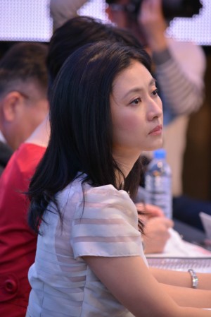 菊川怜、「全日本美声女コンテスト」特別審査員