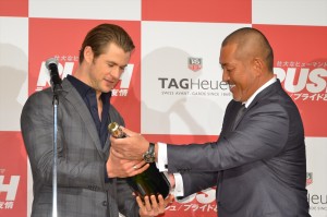 『ラッシュ／プライドと友情』来日記者会見に登壇したクリス・ヘムズワースと清原和博