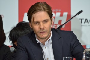 『ラッシュ／プライドと友情』来日記者会見に登壇したダニエル・ブリュール