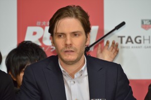 『ラッシュ／プライドと友情』来日記者会見に登壇したダニエル・ブリュール