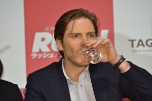 『ラッシュ／プライドと友情』来日記者会見に登壇したダニエル・ブリュール