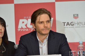 『ラッシュ／プライドと友情』来日記者会見に登壇したダニエル・ブリュール