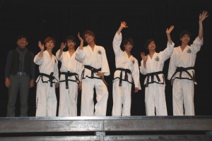 左から、香月監督、平田、馬場、井上、浜尾、橋本、辻『テコンドー魂～REBIRTH～』公開前イベント