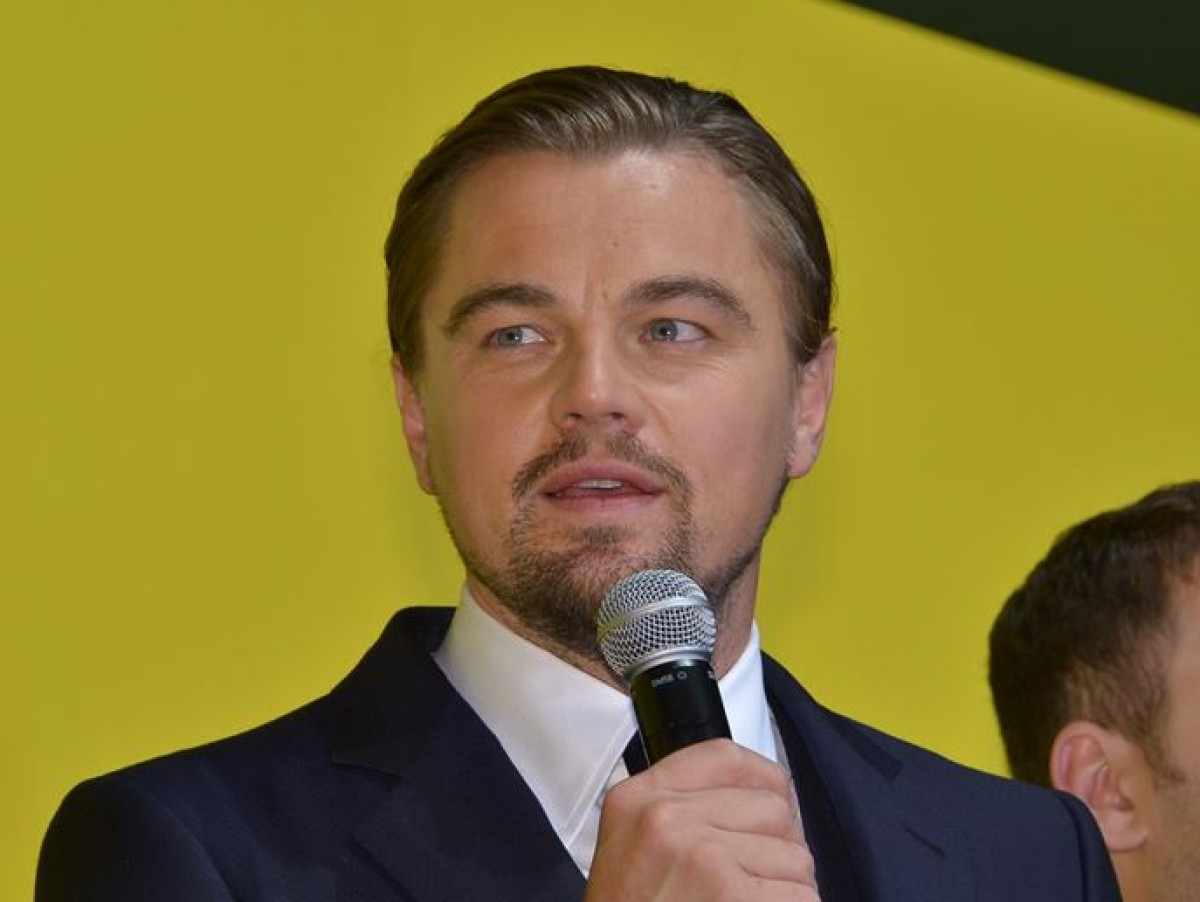 レオナルド・ディカプリオ、自分のiPhoneで撮影して「ごめんなさい」