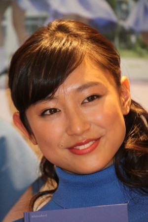 松島純菜、第7回東宝シンデレラガール写真集「Afterschool コバルトデイジー」発売記念記者会見