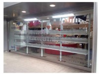 「ふんどしの日フェア」の壁面に描かれたインパクト大のキャッチコピー（日本ふんどし協会ツイッターからのスクリーンショット）