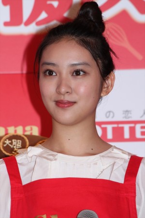 武井咲、「手づくりガーナ応援ステーション」オープニングイベントにて