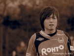 サッカー・遠藤保仁選手、AIKU写真展「瞬間の色～輝～」より