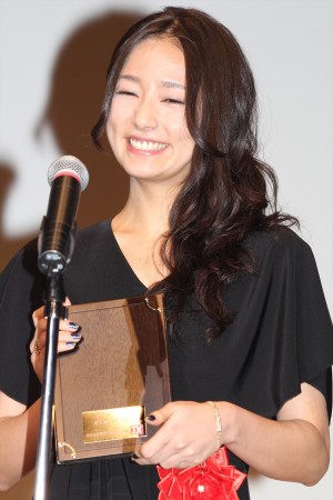 「2014年エランドール賞」授賞式で新人賞を受賞した木村文乃