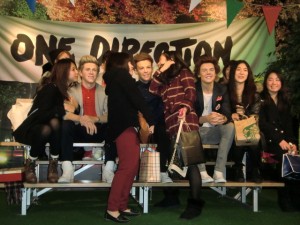 「ワン・ダイレクション（1D）」等身大フィギュア　先行お披露目式