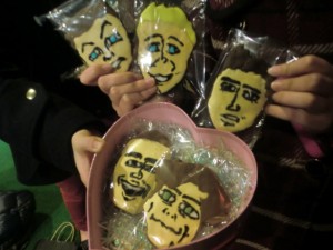 ファンが作った「ワン・ダイレクション（1D）」メンバーの顔そっくりな手作りチョコ