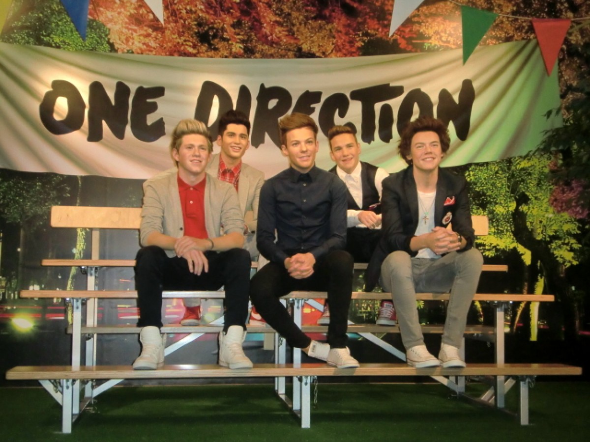 「ワン・ダイレクション(1D)」等身大フィギュア 先行お披露目式