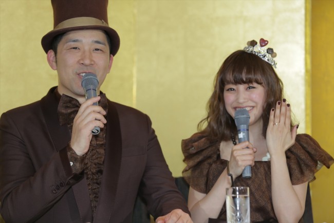 高橋愛＆あべこうじ結婚記者会見20140214