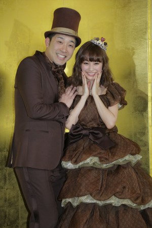 高橋愛、あべこうじ、結婚記者会見にて