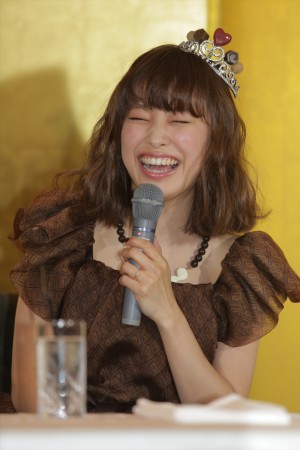 高橋愛、結婚記者会見にて