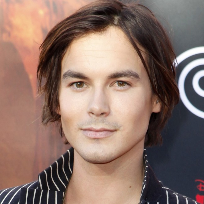 プロフィール用　Tyler Blackburn 、タイラー・ブラックバーン