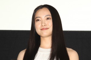 仲間由紀恵、『ジョバンニの島』初日舞台挨拶にて