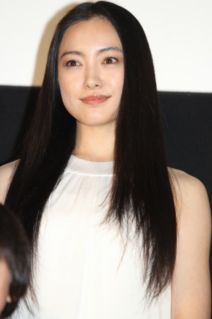 仲間由紀恵、『ジョバンニの島』初日舞台挨拶にて