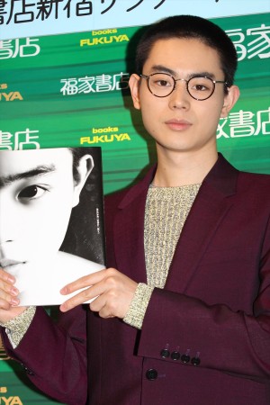 菅田将暉、自身のアーティストブック『20＋1』発売記念イベントに出席