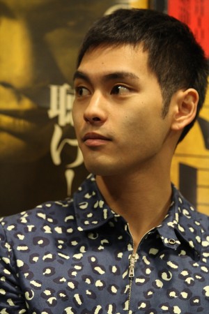 柳楽優弥、舞台「金閣寺」キャスト・スタッフ顔合わせ会見にて