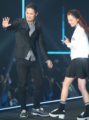 「東京ガールズコレクション2014春夏」ランウェイに登場した、宮城大樹＆宮城舞