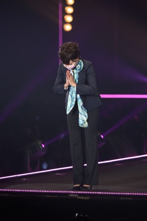 ざわちん、＜東京ガールズコレクション2014春夏＞で滝川クリステルの「お・も・て・な・し」を披露