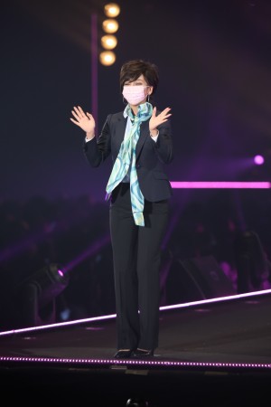 ざわちん、＜東京ガールズコレクション2014春夏＞で滝川クリステルの「お・も・て・な・し」を披露