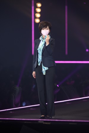 ざわちん、＜東京ガールズコレクション2014春夏＞で滝川クリステルの「お・も・て・な・し」を披露