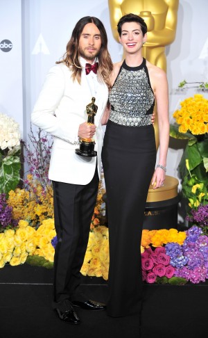 ジャレッド・レト、『ダラス・バイヤーズクラブ』で助演男優賞受賞！プレゼンターを務めたアン・ハサウェイと