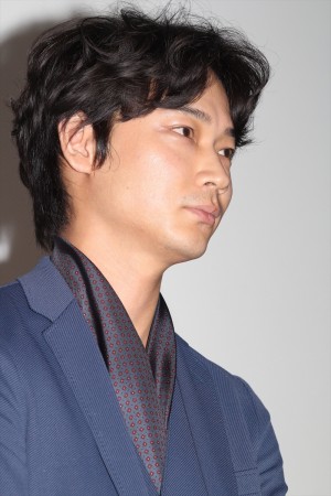 綾野剛、『そこのみにて光輝く』舞台挨拶にて　