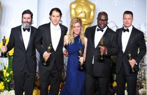 ブラッド・ピット、『それでも夜は明ける』で作品賞受賞！（プロデューザー兼出演もしている）