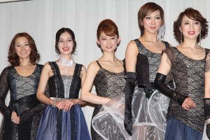 宝塚歌劇100周年記念公演『セレブレーション100！ 宝塚～この愛よ永遠に～』製作発表会見にて