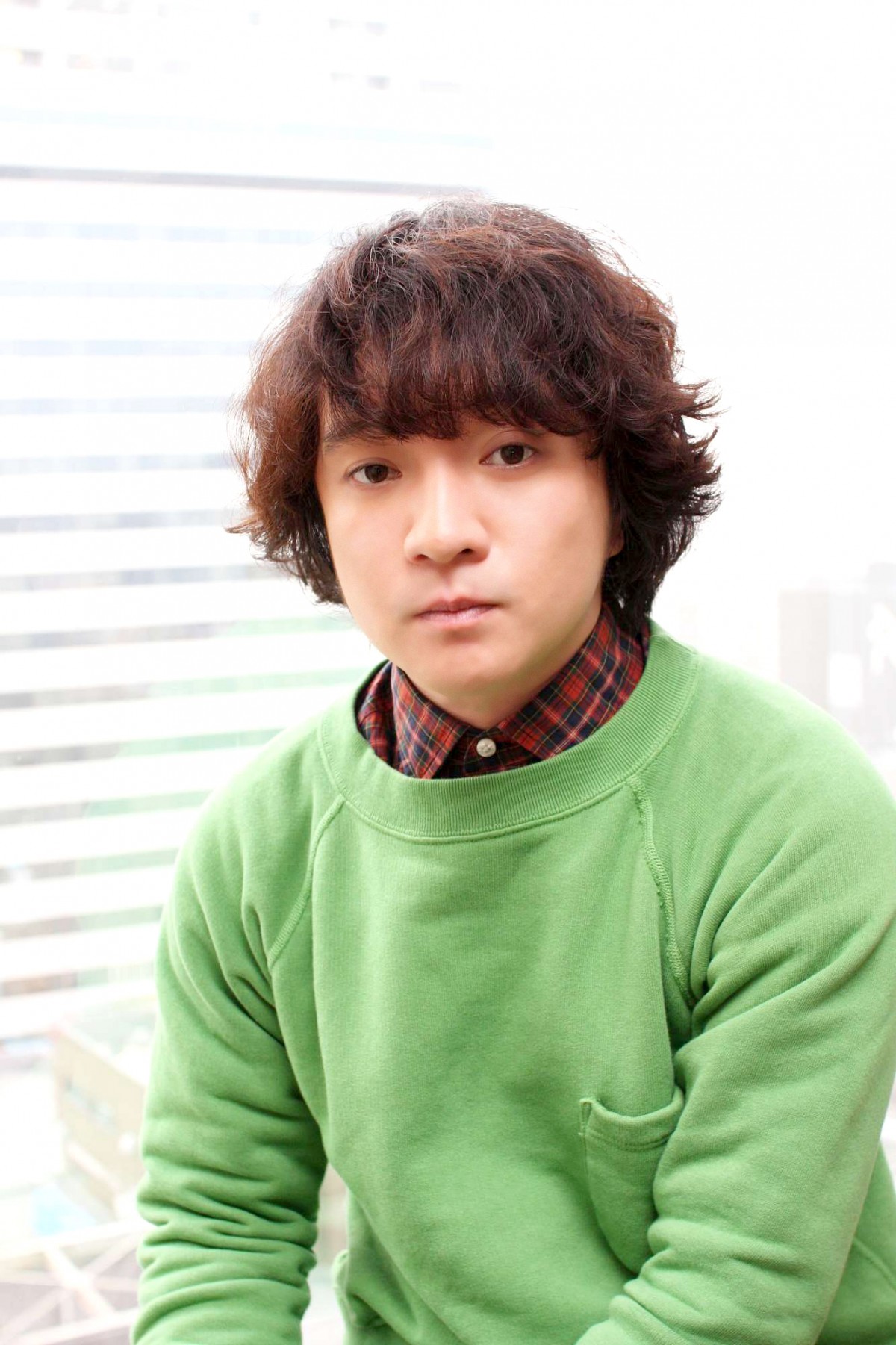濱田岳、話題の新作でW主演の岡田将生とは、“ガッちゃん”“マサオ”と呼び合う仲