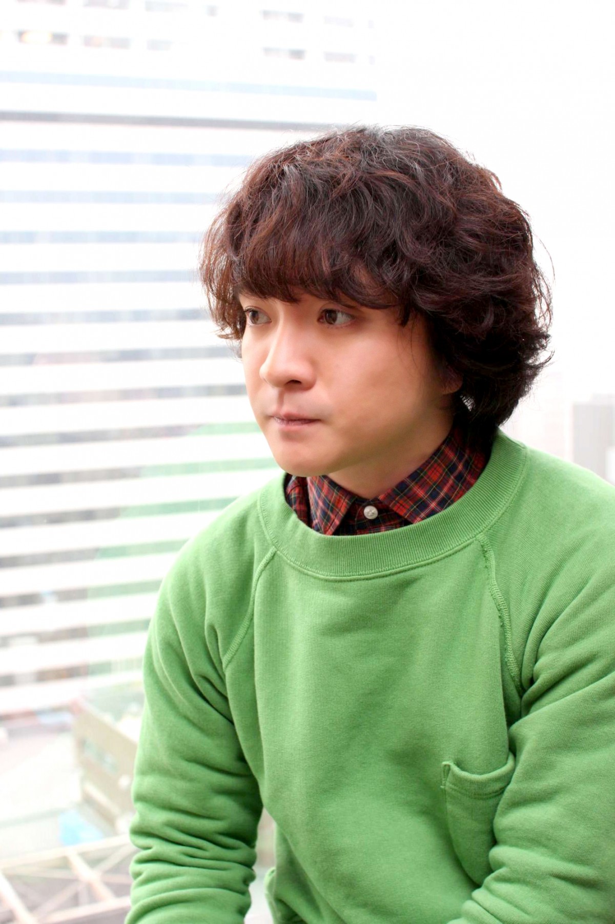濱田岳、話題の新作でW主演の岡田将生とは、“ガッちゃん”“マサオ”と呼び合う仲