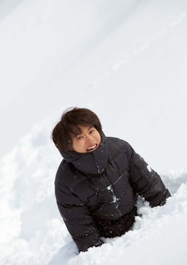 山崎賢人ファースト写真集『現在地』